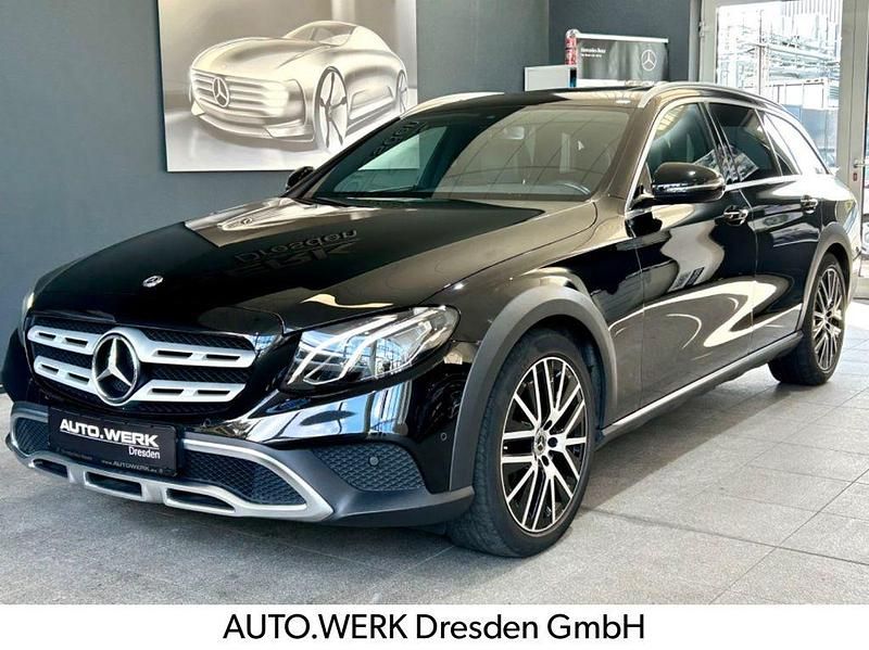 Schwarz Gebraucht 2020 Mercedes E220 Kombi | 32.200 € (Fairer Preis) - Bild 1/4