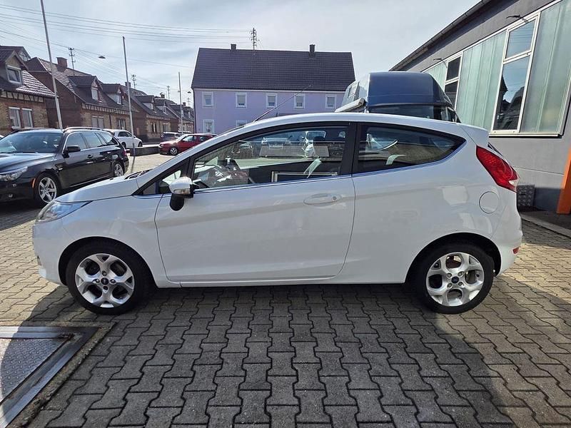 Gebraucht Ford Fiesta Trend 82 PS (60 kW) 2009 Weiß Kleinwagen