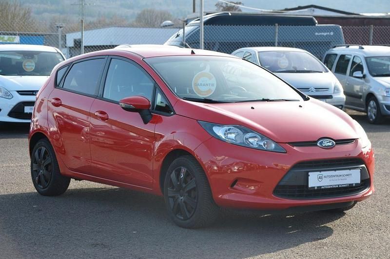 Gebraucht Ford Fiesta Trend 82 PS (60 kW) 2012 Rot Kleinwagen