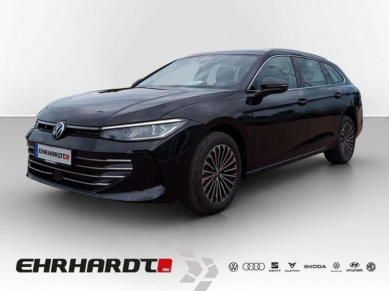 Grenadillschwarz metallic Gebraucht 2025 VW Passat Elegance Kombi | 37.990 € (Guter Preis) - Bild 1/3