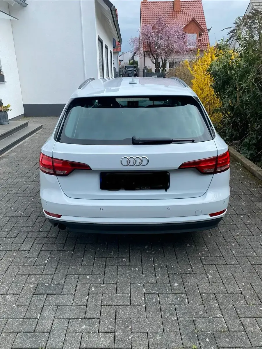 Gebraucht Audi A4 Comfort 150 PS (110 kW) 2018 Weiß Kombi