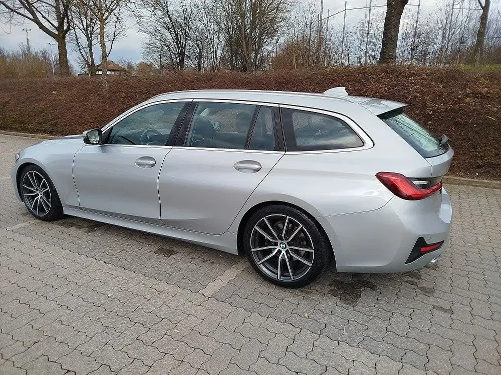 Gebraucht BMW 320 Performance 190 PS (139 kW) 2021 Silber Kombi