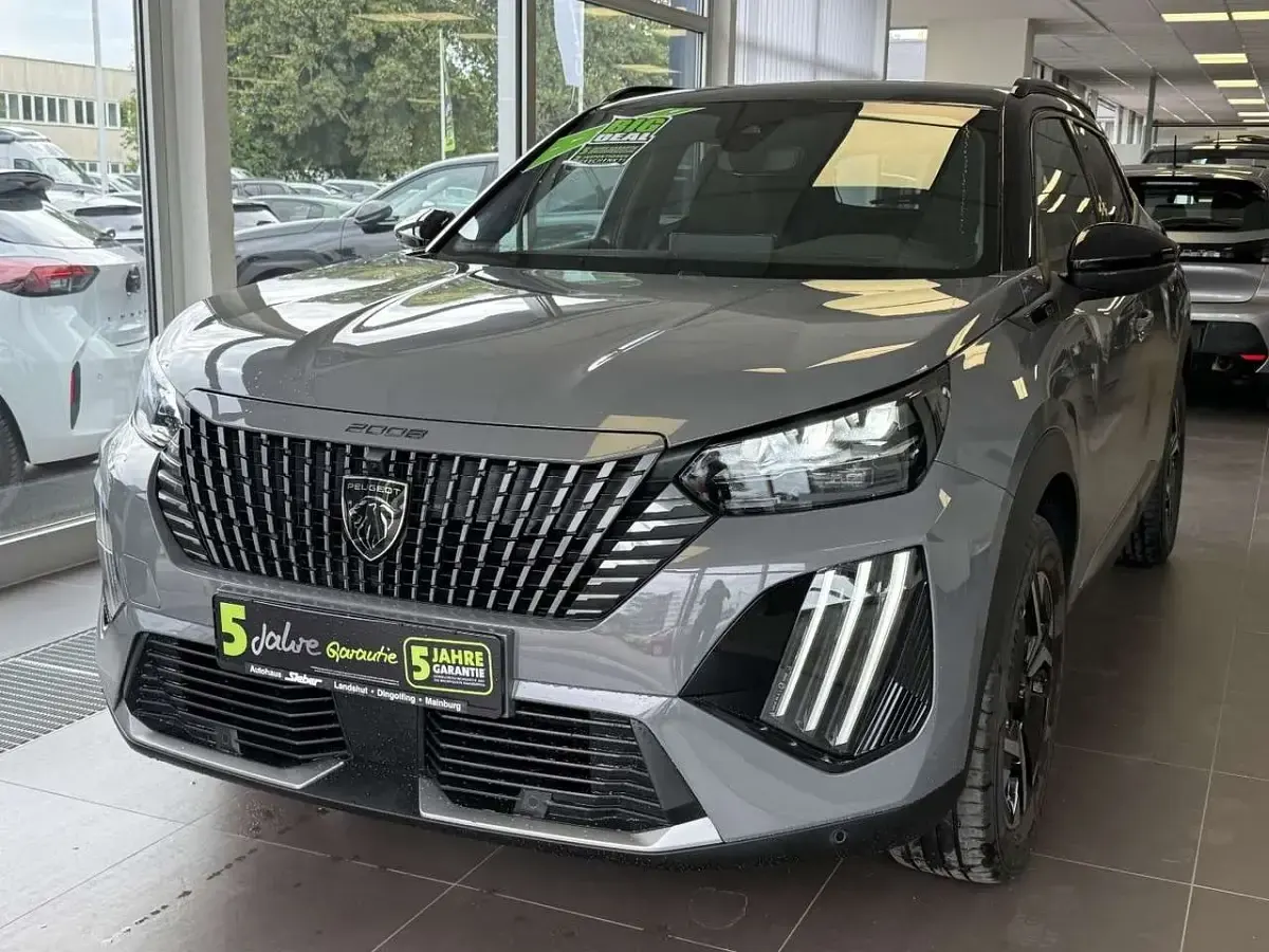 Gebraucht Peugeot 2008 GT 131 PS (96 kW) 2023 Grau SUV