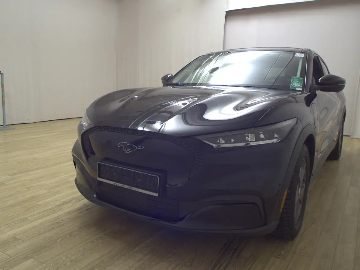 Gebraucht Ford Mustang Mach-E 216 kW (294 PS) 2021 Iridiumschwarz metallic SUV