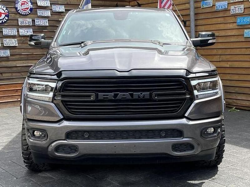Gebraucht Dodge Ram 401 PS (294 kW) 2021 Grau Pickup