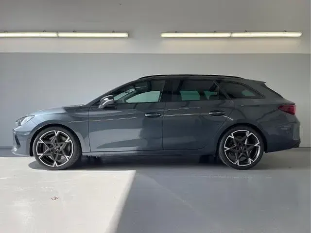 Neu Cupra Leon VZ3 333 PS (244 kW) 2025 Magnetic grau metallic (s7)
