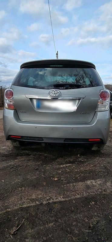 Gebraucht Toyota Verso 124 PS (91 kW) 2013 Grau Van / Kleinbus