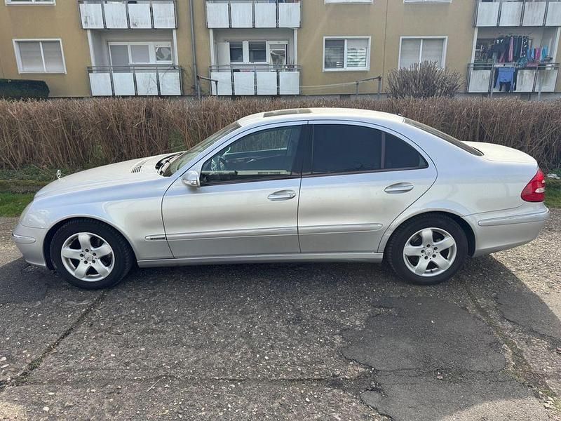 Gebraucht Mercedes E320 204 PS (150 kW) 2004 Silber Limousine