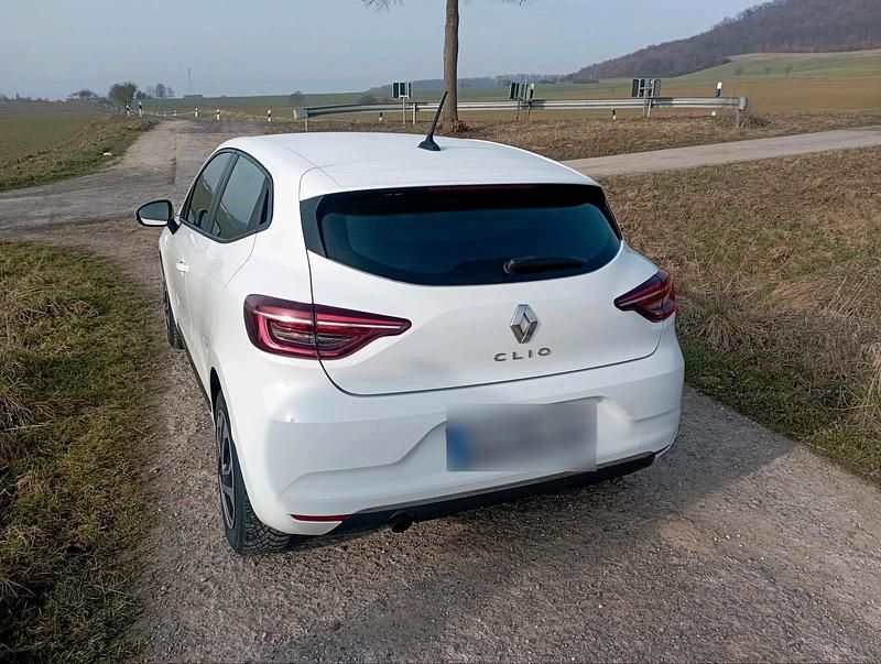 Gebraucht Renault Clio V Experience 100 PS (73 kW) 2020 Weiß Kleinwagen