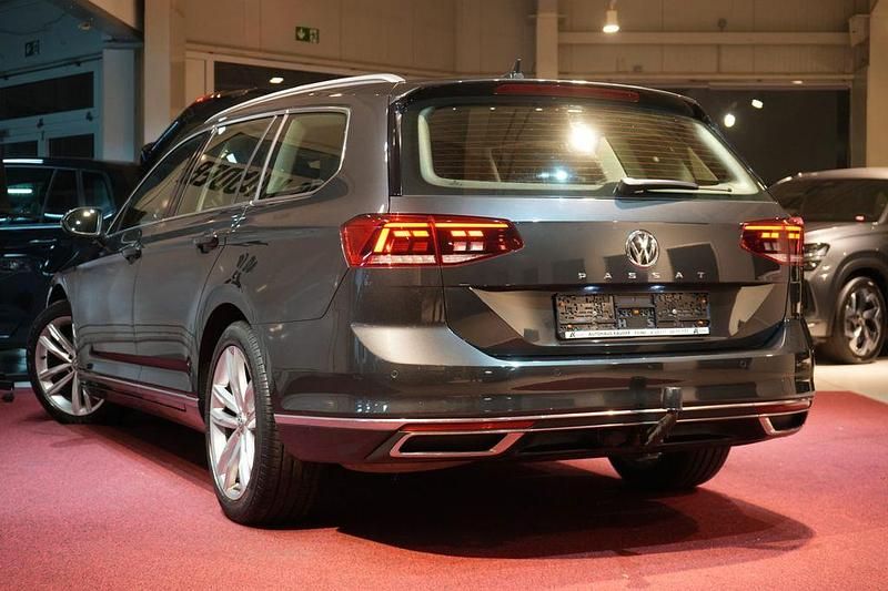 Gebraucht VW Passat Elegance 190 PS (139 kW) 2019 Grau Kombi