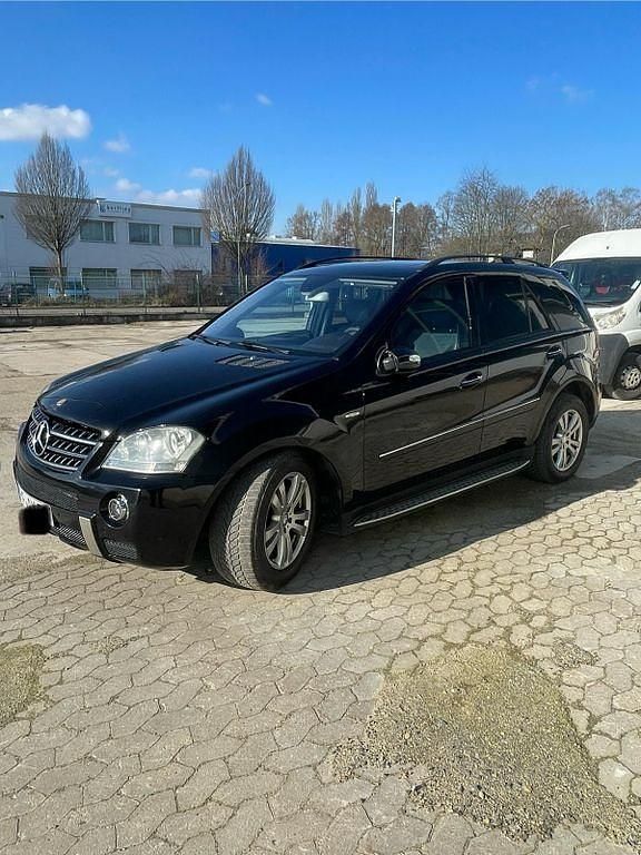 Schwarz Gebraucht 2006 Mercedes ML320 AMG SUV | 5.500 € (Guter Preis) - Bild 1/4