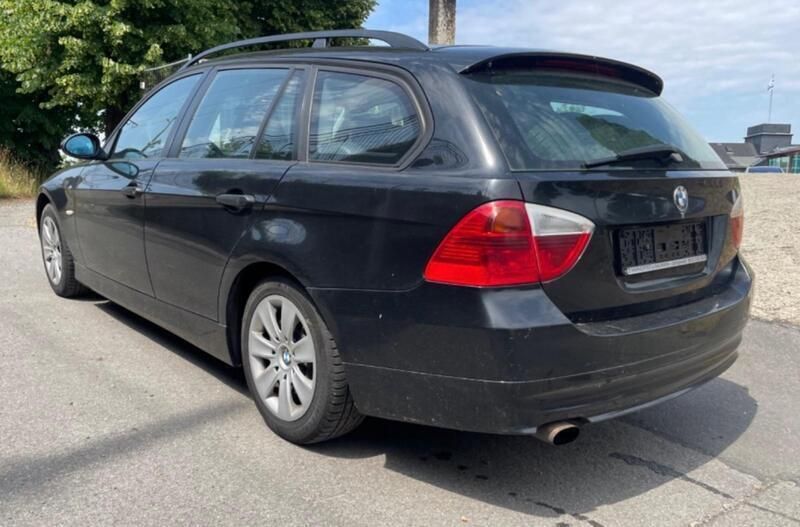Gebraucht BMW 318 129 PS (94 kW) 2006 Schwarz Kombi