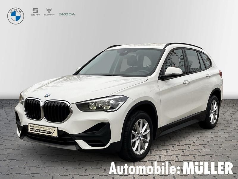 Weiss Gebraucht 2020 BMW X1 Advantage SUV | 22.380 € (Fairer Preis) - Bild 1/4