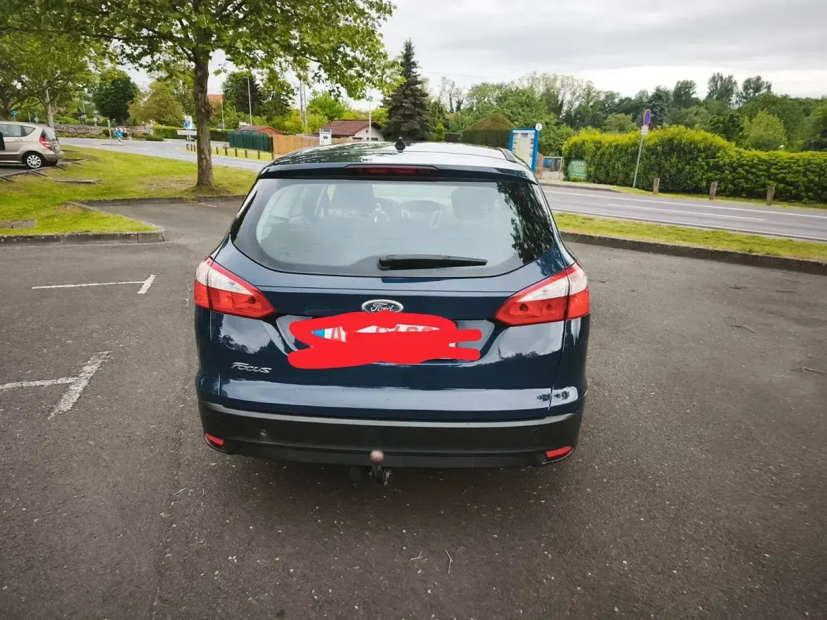 Gebraucht Ford Focus Trend 95 PS (69 kW) 2012 Violet Kombi