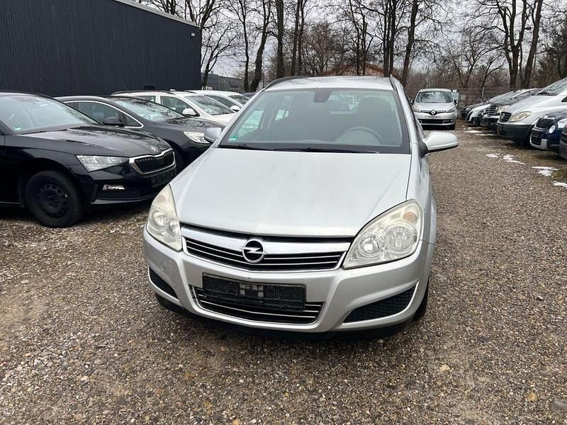 Gebraucht Opel Astra Edition 101 PS (74 kW) 2007 Silber Limousine