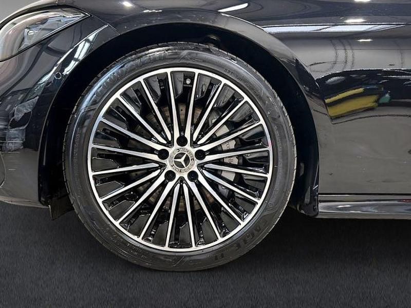 Gebraucht Mercedes 200 AMG 204 PS (150 kW) 2024 Lack obsidianschwarz (metallic) Cabrio