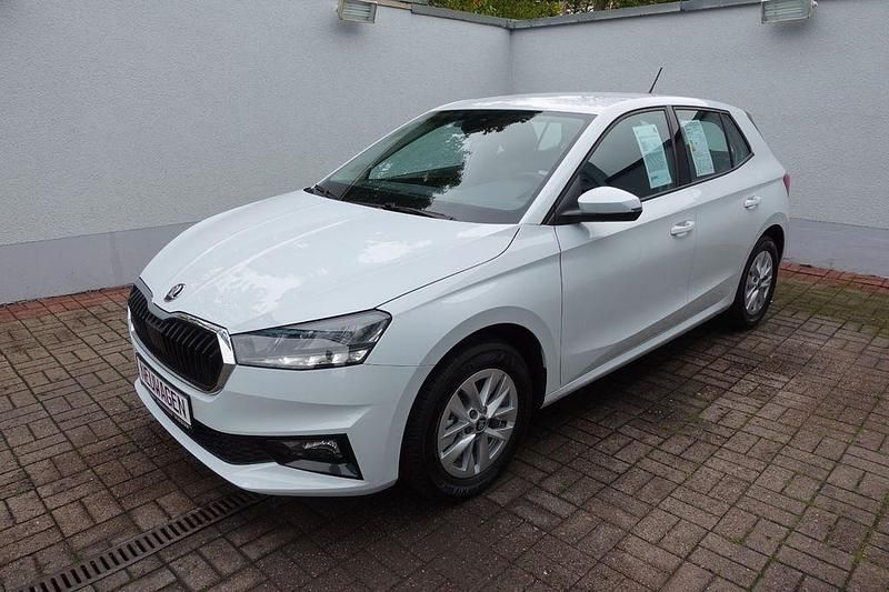 Neu Skoda Fabia Drive 95 PS (69 kW) 2025 Weiß Kleinwagen