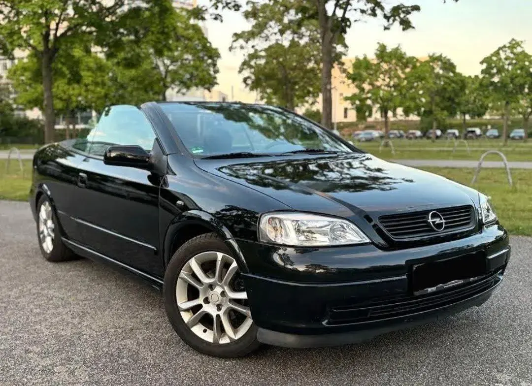Gebraucht Opel Astra Cabriolet 133 PS (97 kW) 2002 Schwarz Cabrio