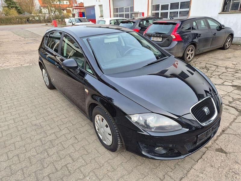 Gebraucht Seat Leon Stylance 140 PS (102 kW) 2012 "universo" schwarz Limousine