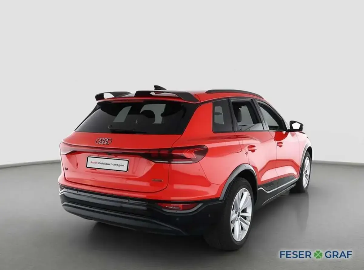 Gebraucht Audi Q6 e-tron Comfort 284 kW (387 PS) 2025 Soneirarot metallic SUV