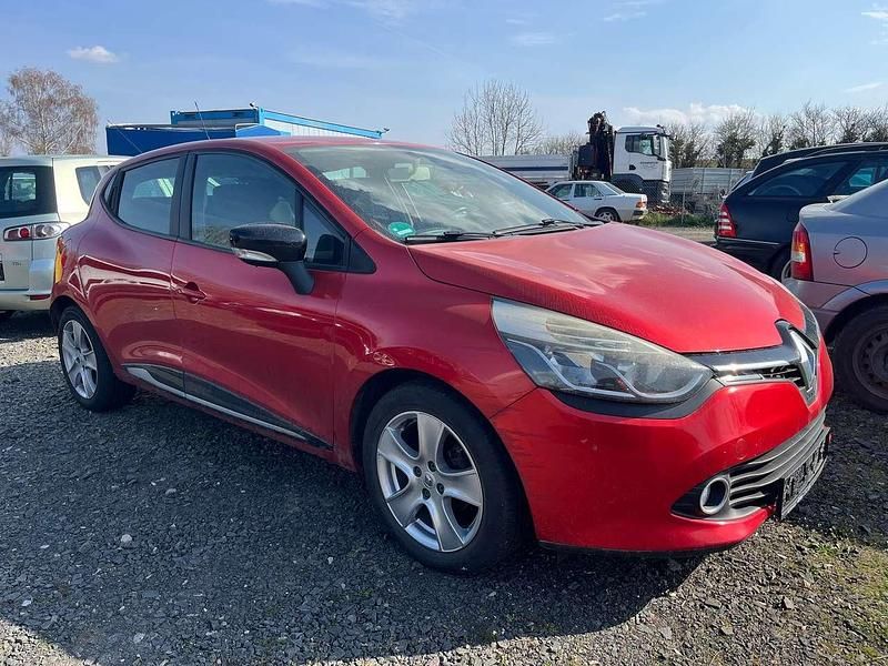 Gebraucht Renault Clio IV 90 PS (66 kW) 2013 Rot Kleinwagen