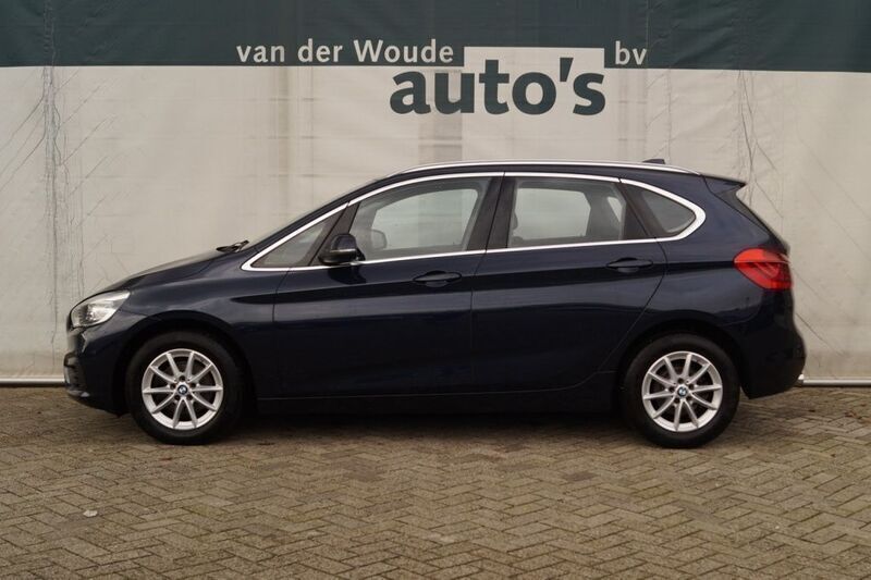 Blau Gebraucht 2016 BMW 216 Executive Van / Kleinbus | 9.767 € (Fairer Preis) - Bild 1/4