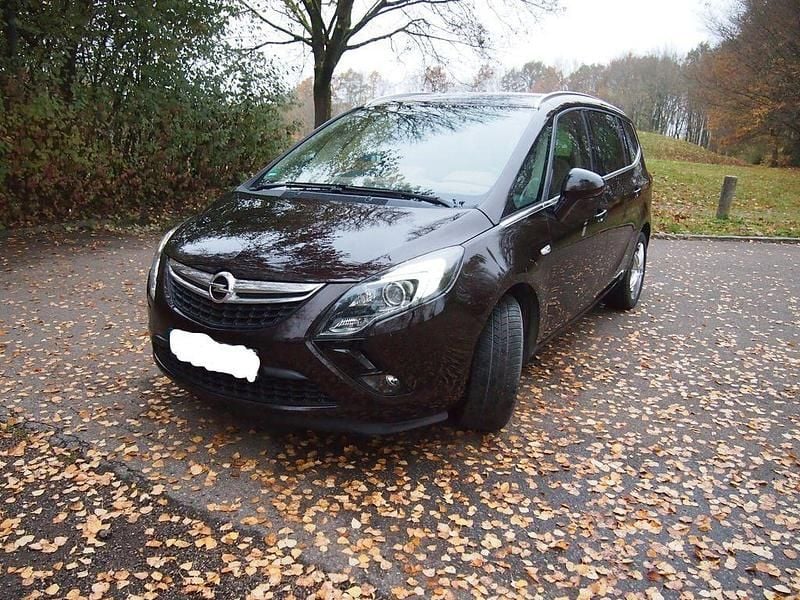 Braun Gebraucht 2014 Opel Zafira Tourer Innovation Van / Kleinbus | 7.600 € (Superpreis) - Bild 1/4