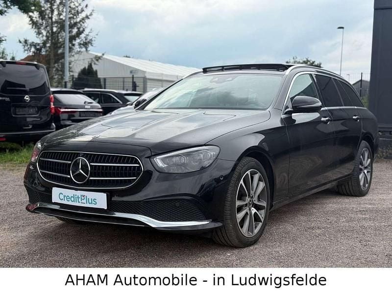 Obsidianschwarz Gebraucht 2020 Mercedes E400 Avantgarde Kombi | 35.890 € (Fairer Preis) - Bild 1/4