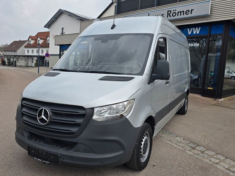 Lackfarbe iridiumsilber mb 977 Gebraucht 2021 Mercedes Sprinter Van | 24.890 € - Bild 1/4