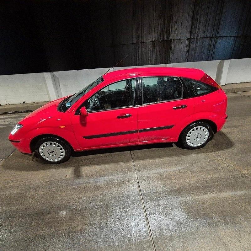 Usata Ford Focus 75 CV (55 kW) 2004 Rosso Utilitaria