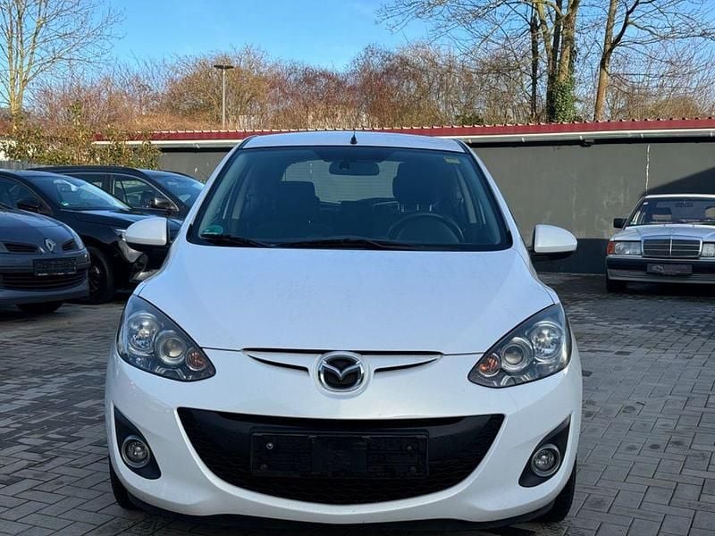 Gebraucht Mazda 2 Inclusive 102 PS (75 kW) 2010 Weiß Limousine
