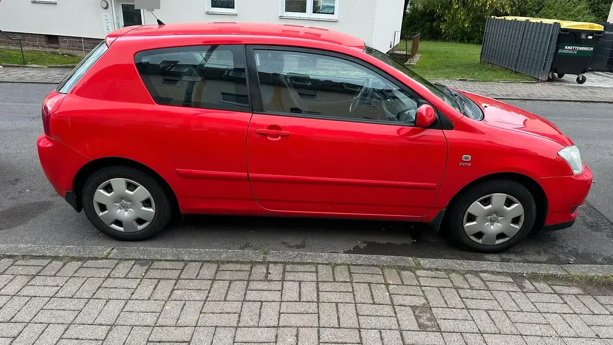 Gebraucht Toyota Corolla 92 PS (67 kW) 2002 Rot Kleinwagen