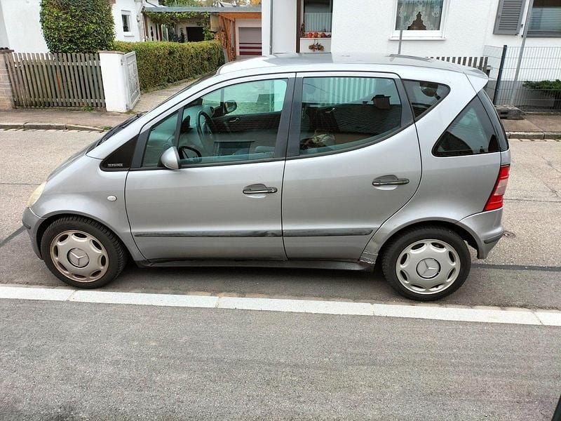 Gebraucht Mercedes A170 Elegance 102 PS (75 kW) 2000 Silber Van / Kleinbus