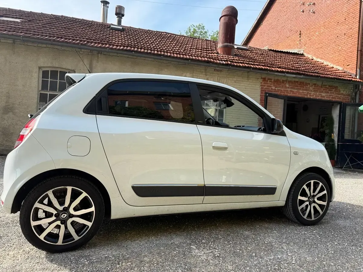 Gebraucht Renault Twingo 90 PS (66 kW) 2016 Weiß Kleinwagen