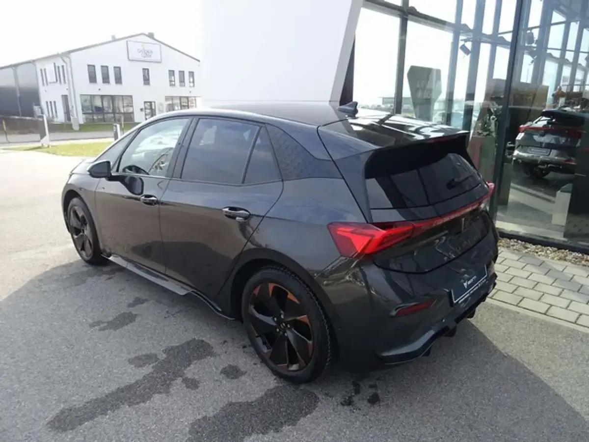 Second-hand Cupra Born 150 kW (204 CP) 2023 Gri Hatchback