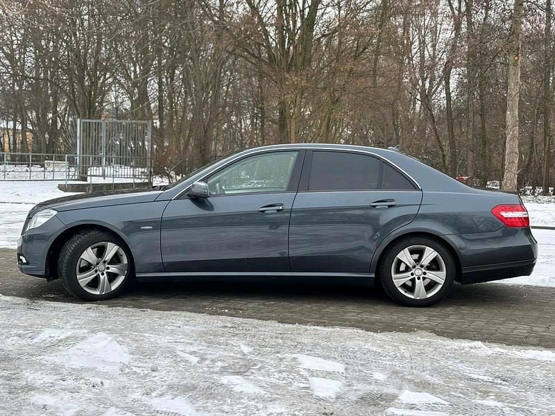 Gebraucht Mercedes E350 231 PS (169 kW) 2009 Grau Limousine