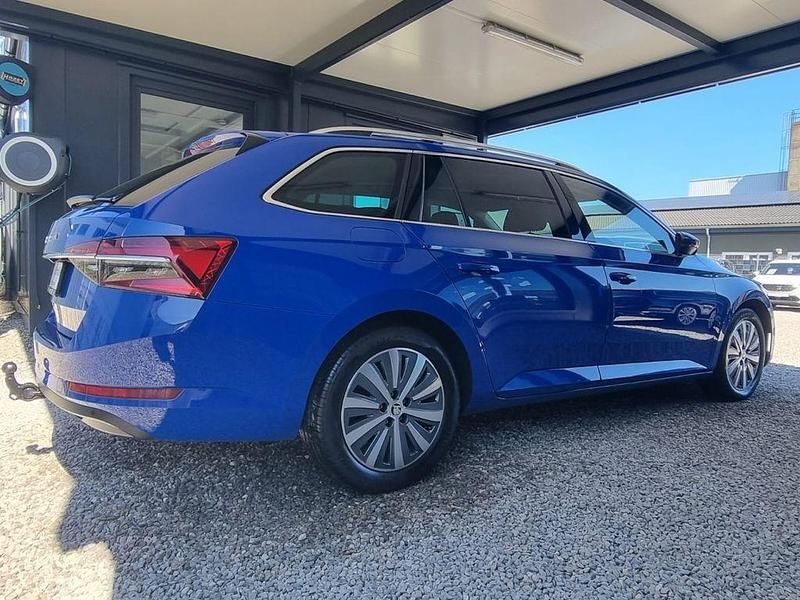 Gebraucht Skoda Superb 200 PS (147 kW) 2022 Blau Limousine