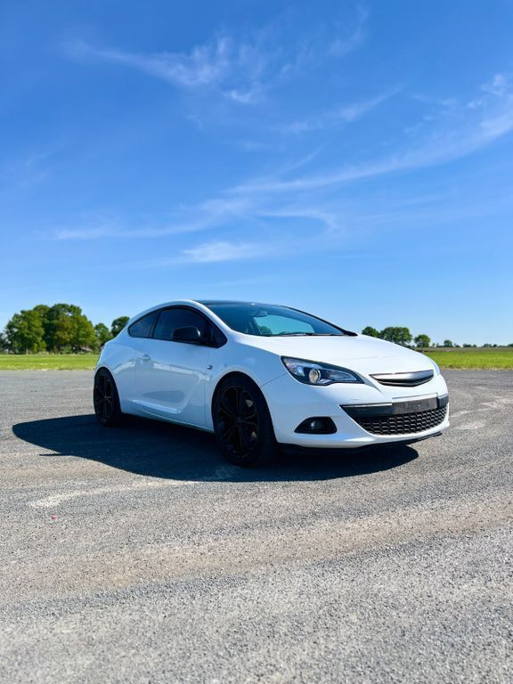 Weiß Gebraucht 2015 Opel Astra GTC Coupé | 7.500 € (Fairer Preis) - Bild 1/4