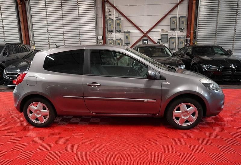 Gebraucht Renault Clio IV 103 PS (75 kW) 2012 Grau Kleinwagen