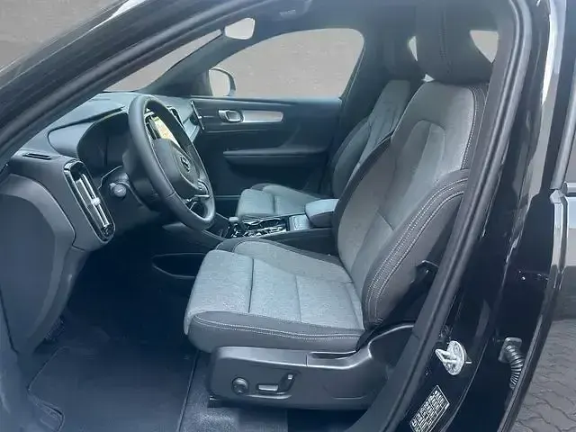 Gebraucht Volvo XC40 Plus 163 PS (119 kW) 2025 Onyx schwarz SUV