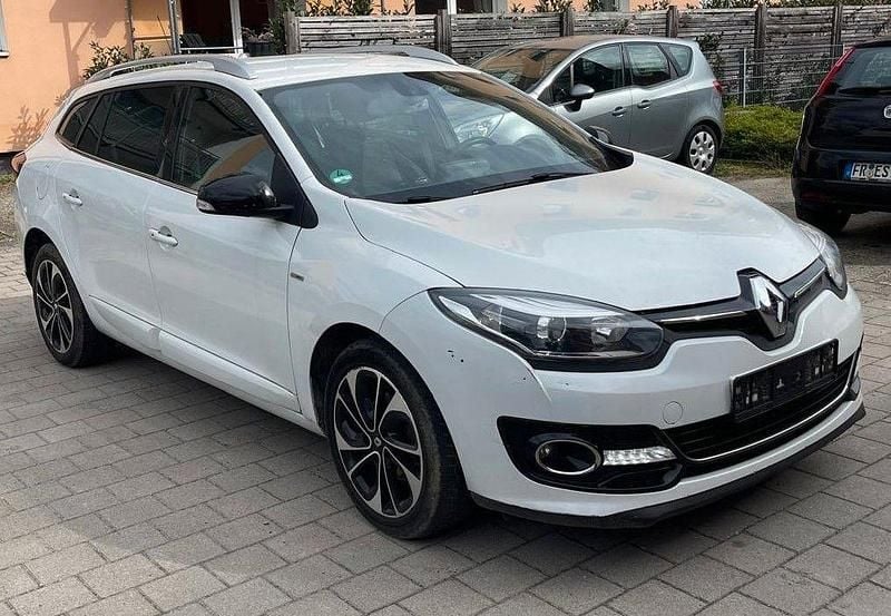 Gebraucht Renault Mégane III 131 PS (96 kW) 2014 Weiß Limousine
