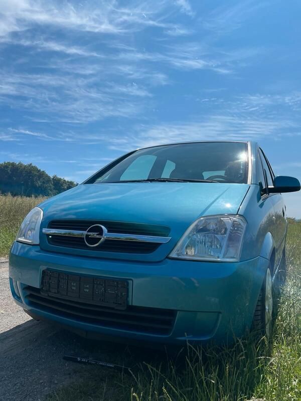 Blau Gebraucht 2004 Opel Meriva Van / Kleinbus | 1.900 € (Etwas zu teuer) - Bild 1/4