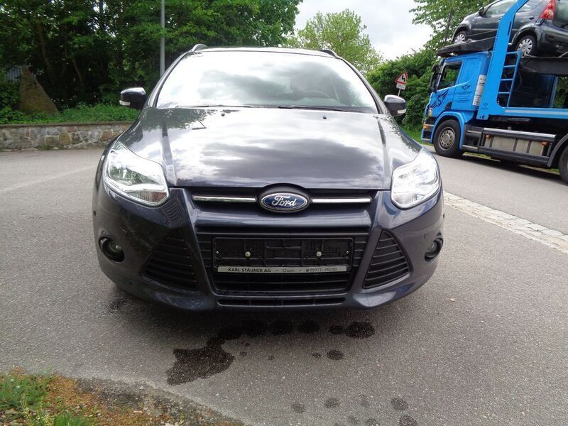 Gebraucht Ford Focus 101 PS (74 kW) 2013 Grau Kombi