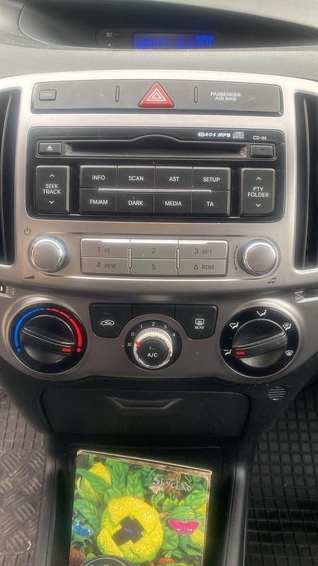 Schwarz Gebraucht 2013 Hyundai i20 Kleinwagen | 3.600 € (Guter Preis) - Bild 1/4