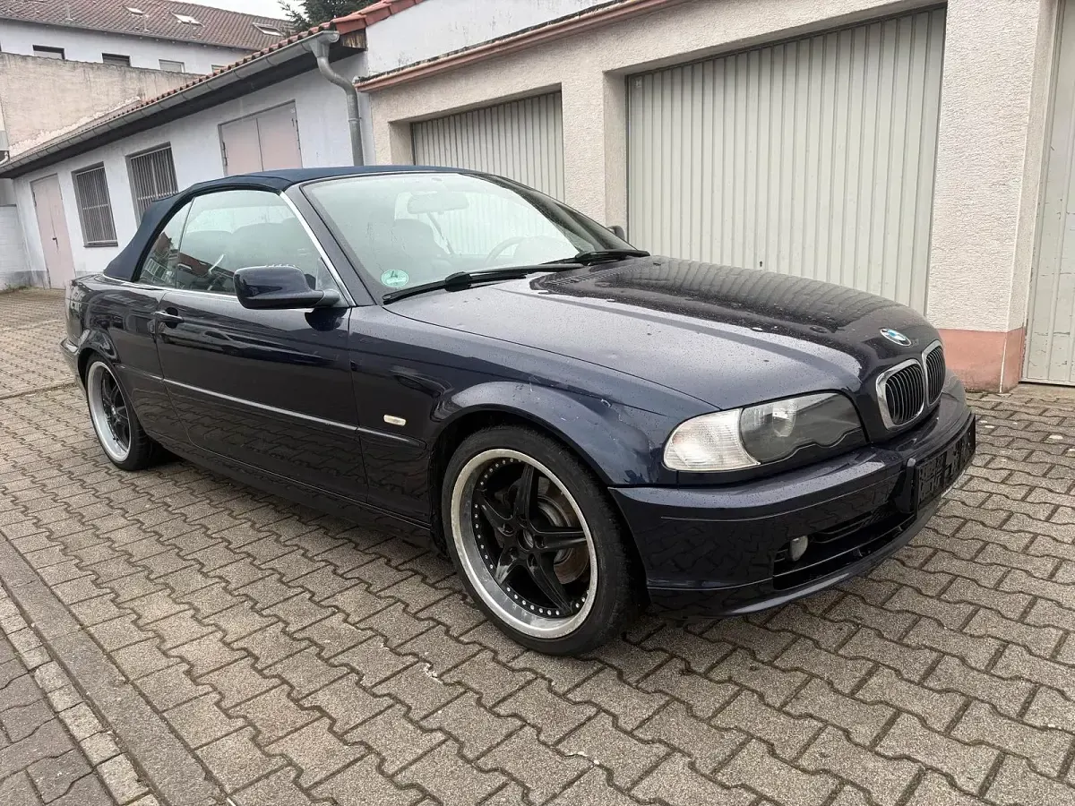 Gebraucht BMW 320 Cabriolet 170 PS (125 kW) 2001 Blau Cabrio