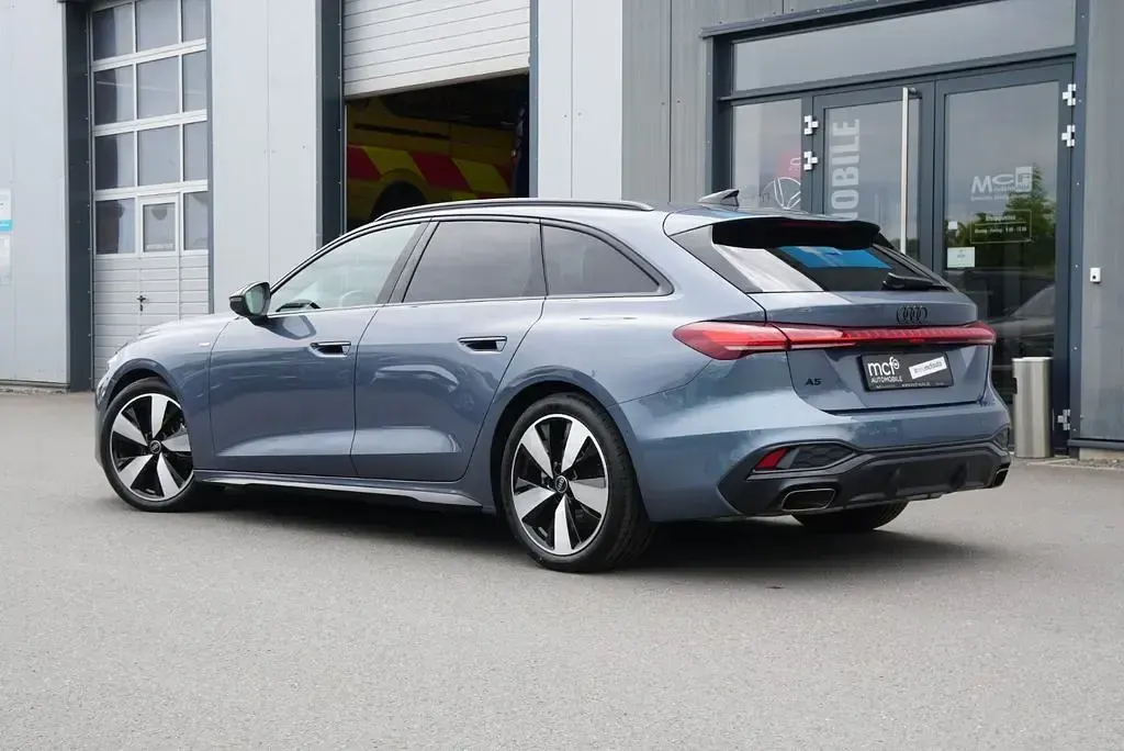 Gebraucht Audi A5 S-Line 204 PS (150 kW) 2025 Blau Kombi