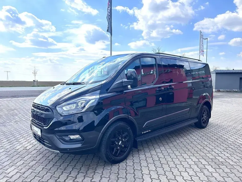 Second-hand Ford Transit Custom 150 CP (110 kW) 2022 Negru Break