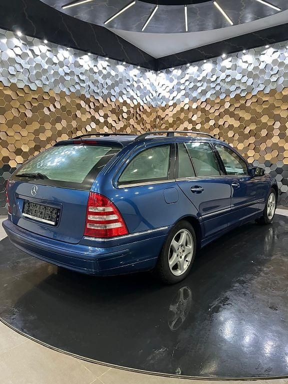 Gebraucht Mercedes C230 204 PS (150 kW) 2005 Jaspisblau (strahlblau) Kombi