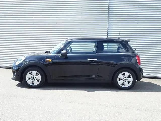 Gebraucht Mini ONE 102 PS (75 kW) 2016 Midnight black metallic Kleinwagen