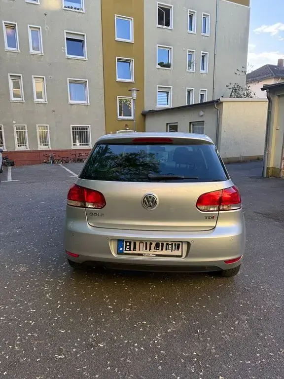 Second-hand VW Golf VII Match 105 CP (77 kW) 2012 Argintiu Berlinǎ